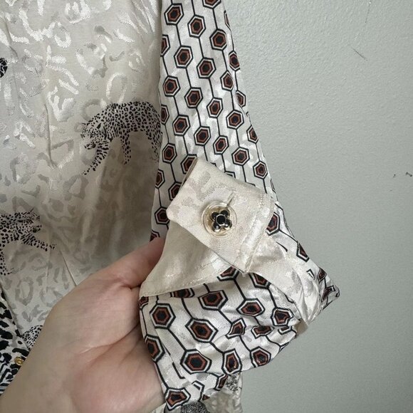 Vilagallo Top Cream Leopard Butterfly Print Shirt Celestial Womens Size 46 Boho - Picture 5 of 7